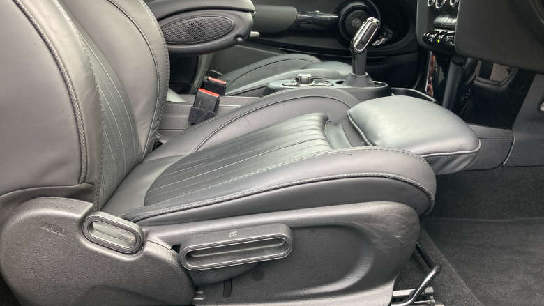 MINI Hatchback 135kW Cooper S Level 3 33kWh 3dr Auto Electric Hatchback